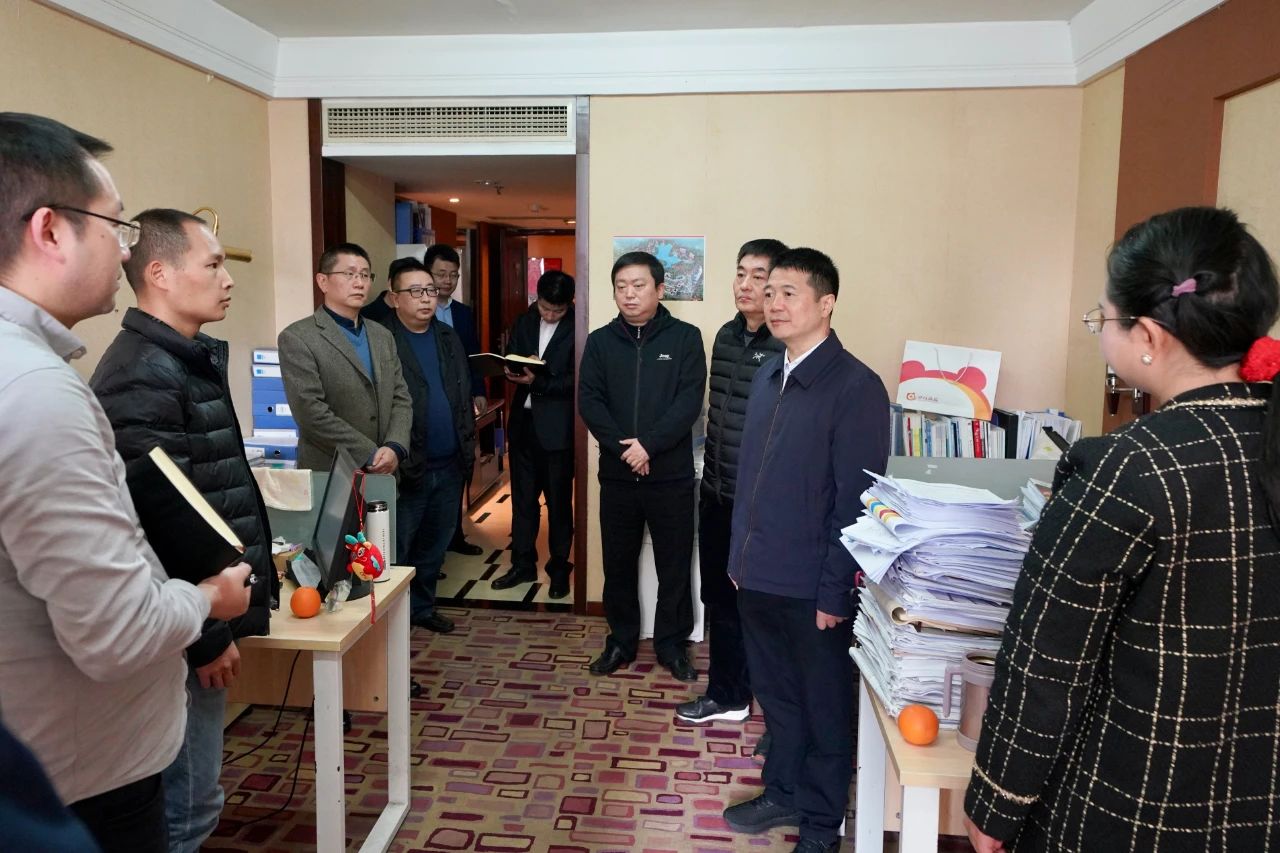 迎新春，鼓干劲，开新局！省尊龙凯时集团领导班子慰问总部干部员工